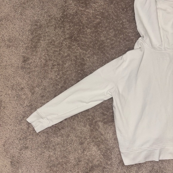 NWOT Girls Vineyard Vines Kids Cream Hoodie with Pink Whale Patch. Size Small - Picture 5 of 14